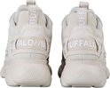 Achterkant van twee lichtbeige Buffalo sneakers. Logo 'BUFFALO' op de hielband en zool.