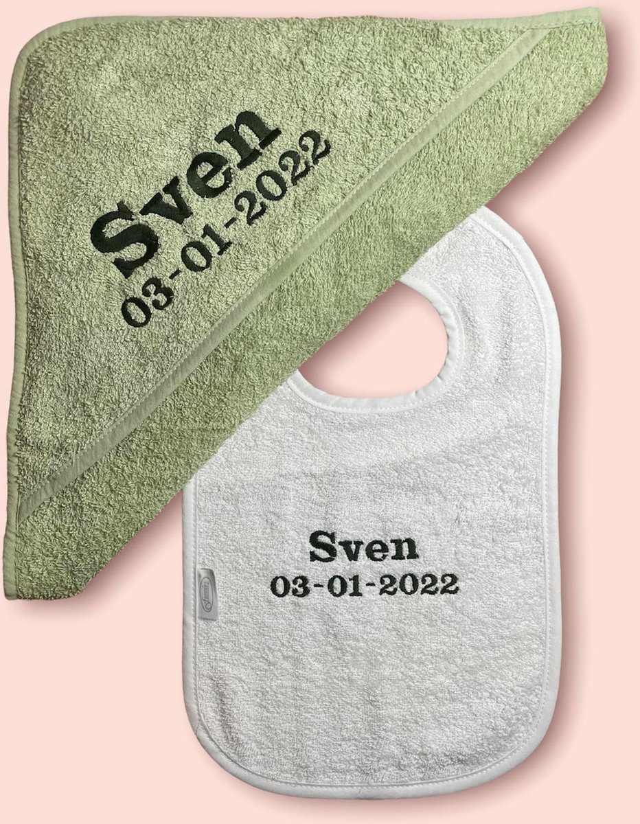 Goedkoopste Kraamcadeau set | badcape en slabber met naam