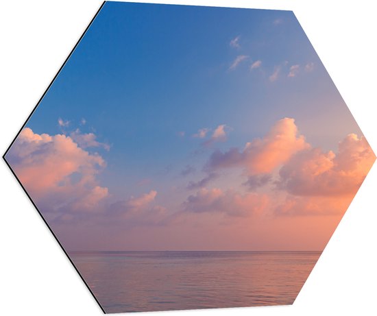 Dibond Hexagon - Zonsondergang op Zee met Zachte Pastelkleuren - 70x60.9 cm Foto op Hexagon (Met Ophangsysteem)