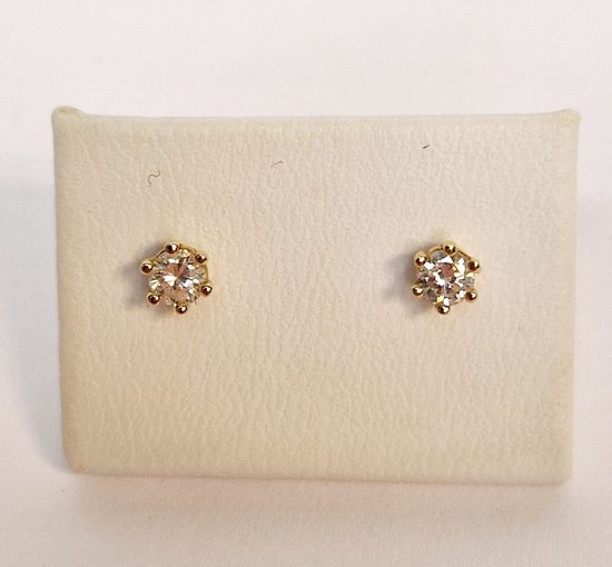 Oorknoppen - geelgouden - 14 karaat - diamant - uitverkoop Juwelier Verlinden St. Hubert - van €945,= voor €769,=
