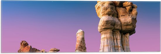 WallClassics - Vlag - Wildernisgebied met mooie Gesteente - 60x20 cm Foto op Polyester Vlag
