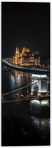 WallClassics - Dibond - Kettingbrug in Hongarije - 50x150 cm Foto op Aluminium (Met Ophangsysteem)