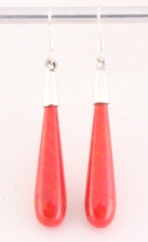 Zilveren oorbellen met pegels rode koraal steen