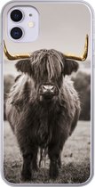Geschikt voor iPhone 11 hoesje - Schotse hooglander - Goud - Hoorns - Siliconen Telefoonhoesje