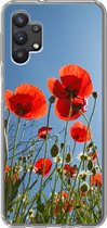 Geschikt voor Samsung Galaxy A32 5G hoesje - Felle zon boven een aantal klaprozen in Spanje - Siliconen Telefoonhoesje