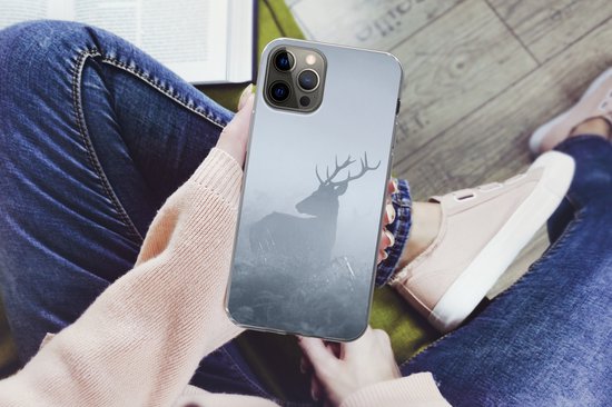 Coque iPhone 12 Pro Max - Cerf - Brouillard - Forêt - Siliconen