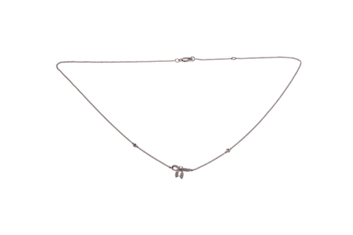 Witgouden collier - 18 karaat - diamant - uitverkoop Juwelier Verlinden St. Hubert – van €975,= voor €799,=