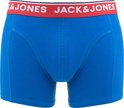 Blauwe Jack & Jones boxershort met rode tailleband met witte letters.