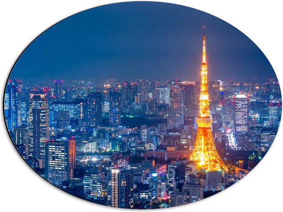 Dibond Ovaal - Skyline in Tokio met Verlichte Tokiotoren - 56x42 cm Foto op Ovaal (Met Ophangsysteem)