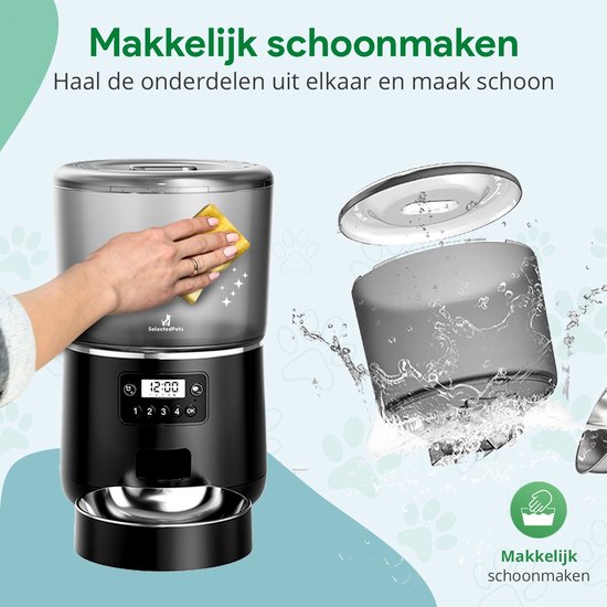 Schoonmaken van de automatische voerbak: de onderdelen worden gedemonteerd en afgespoeld.