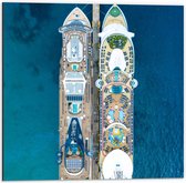 WallClassics - Dibond - Grote Cruise Schepen - 50x50 cm Foto op Aluminium (Wanddecoratie van metaal)