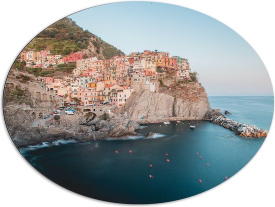 Dibond Ovaal - Huisjes aan de Kust in Cinque Terre, Italië - 96x72 cm Foto op Ovaal (Met Ophangsysteem)