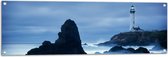 Tuinposter – Vuurtoren bij Wilde Zee bij Slecht Weer - 120x40 cm Foto op Tuinposter (wanddecoratie voor buiten en binnen)