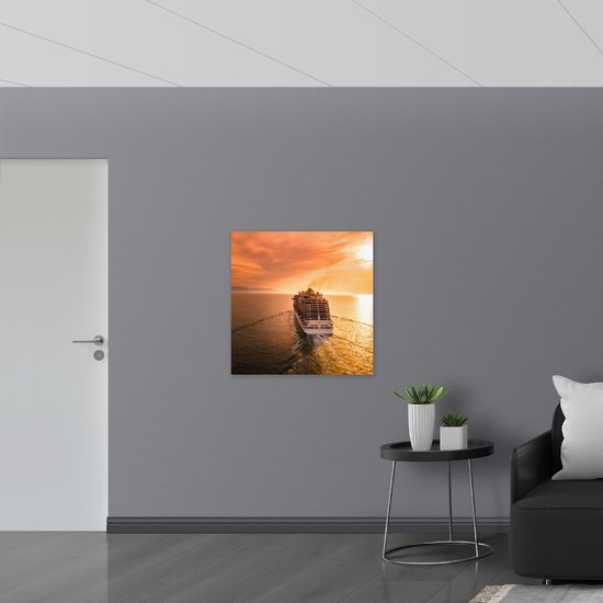 Dibond - Cruise Schip midden op Zee - 80x80 cm Foto op Aluminium (Wanddecoratie van metaal)