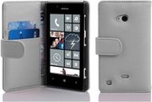 Cadorabo Hoesje geschikt voor Nokia Lumia 720 in MAGNESIUM WIT - Beschermhoes van getextureerd kunstleder en kaartvakje Book Case Cover Etui
