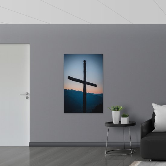 WallClassics - Canvas  - Houten Kruis met Bergen - 80x120 cm Foto op Canvas Schilderij (Wanddecoratie op Canvas)