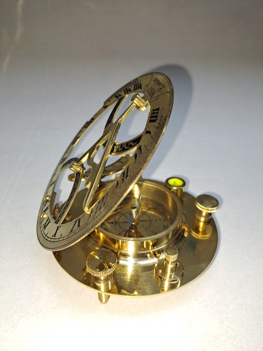 Denza - Zonnewijzer Kompas SUN-4 (groot) model 11,5 cm - messing - deco - functioneel - wijzerplaat met glas - nautisch