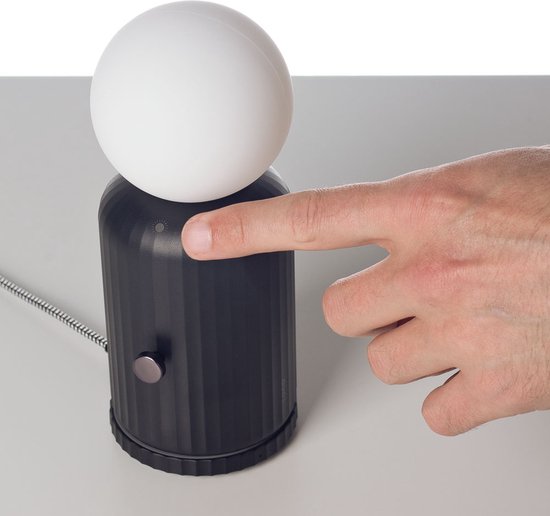 LUND London - Oplaadbare Lamp - draadloze oplader - Gadget - Zwart van Lund — afbeelding 4