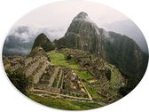 PVC Schuimplaat Ovaal - Machu Picchu Ruïne in Peru - 40x30 cm Foto op Ovaal (Met Ophangsysteem)