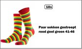 10x Paar sokken gestreept rood geel groen 41-46 - Thema feest party disco festival partyfeest carnaval optocht