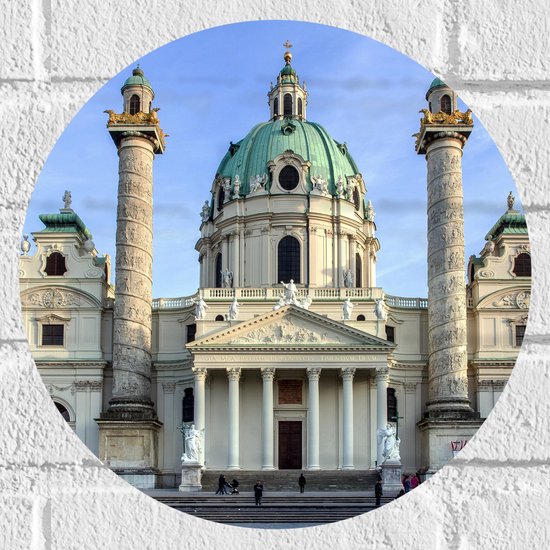 WallClassics - Muursticker Cirkel - Karlskirche Kerk in Oostenrijk - 30x30 cm Foto op Muursticker