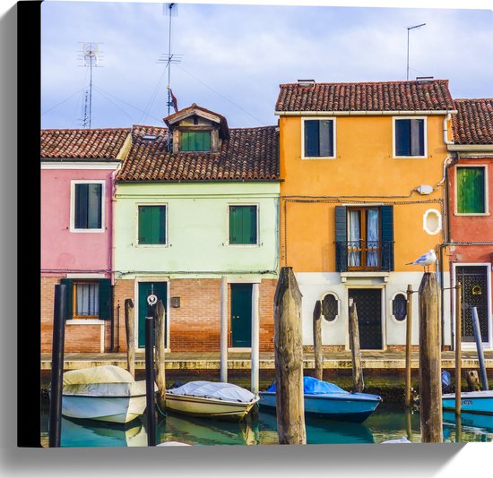 WallClassics - Canvas - Gekleurde Huizen aan het Water met Boten - 40x40 cm Foto op Canvas Schilderij (Wanddecoratie op Canvas)