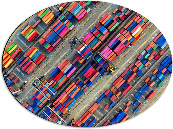 WallClassics - Dibond Ovaal - Zeecontainers in de Haven gestapeld - 56x42 cm Foto op Ovaal (Met Ophangsysteem)