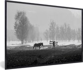 Fotolijst incl. Poster - Paard - Boerderij - Sneeuw - 120x80 cm - Posterlijst