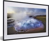 Photo en cadre - Cadre photo eau colorée au Geysir en Islande noir avec passe-partout blanc 60x40 cm - Affiche sous cadre (Décoration murale salon / chambre)