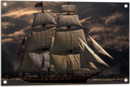 WallClassics - Tuinposter – Groot Oud Zeilschip met Donkere Wolken - 75x50 cm Foto op Tuinposter (wanddecoratie voor buiten en binnen)