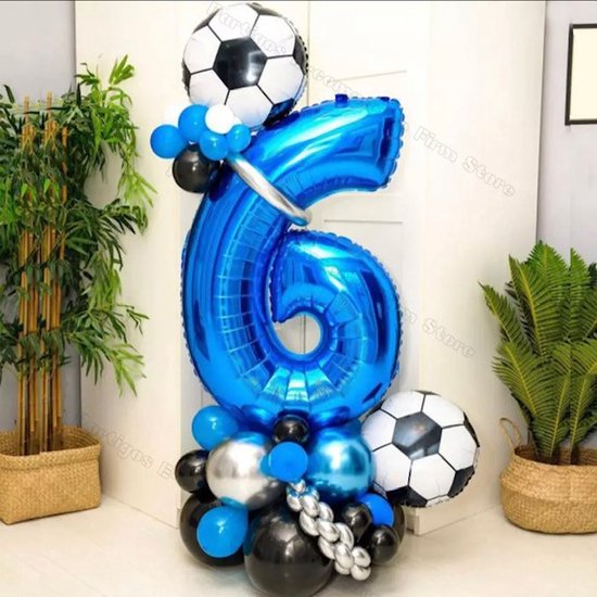 Voetbal ballon pakket - 6 jaar - 32 Stuks - Themafeest Voetbal - Kinder Verjaardag Versiering Voetbal - Voetbalfans - Feestversiering / Feestpakket - Thema Verjaardag Voetbal - Blauw /Witte /Zwarte / Zilveren ballon - Helium - Happy Birthday