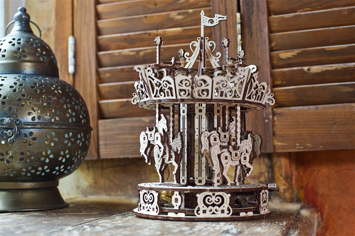 UGEARS Houten 3D Model - Carrousel — afbeelding 14