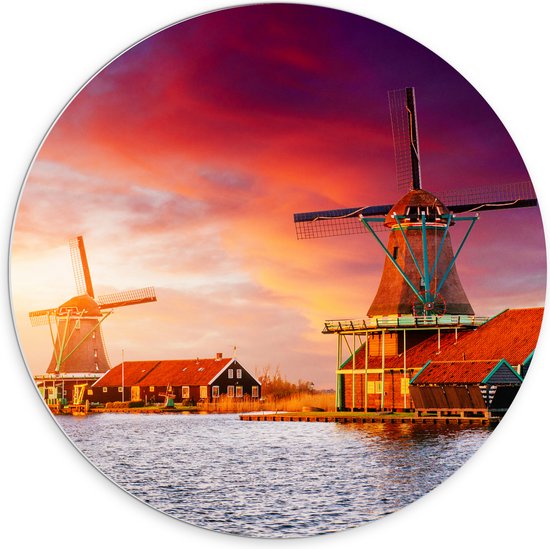 PVC Schuimplaat Muurcirkel - Nederlandse Windmolens aan het Water onder Paars met Oranje Lucht - 70x70 cm Foto op Muurcirkel (met ophangsysteem)