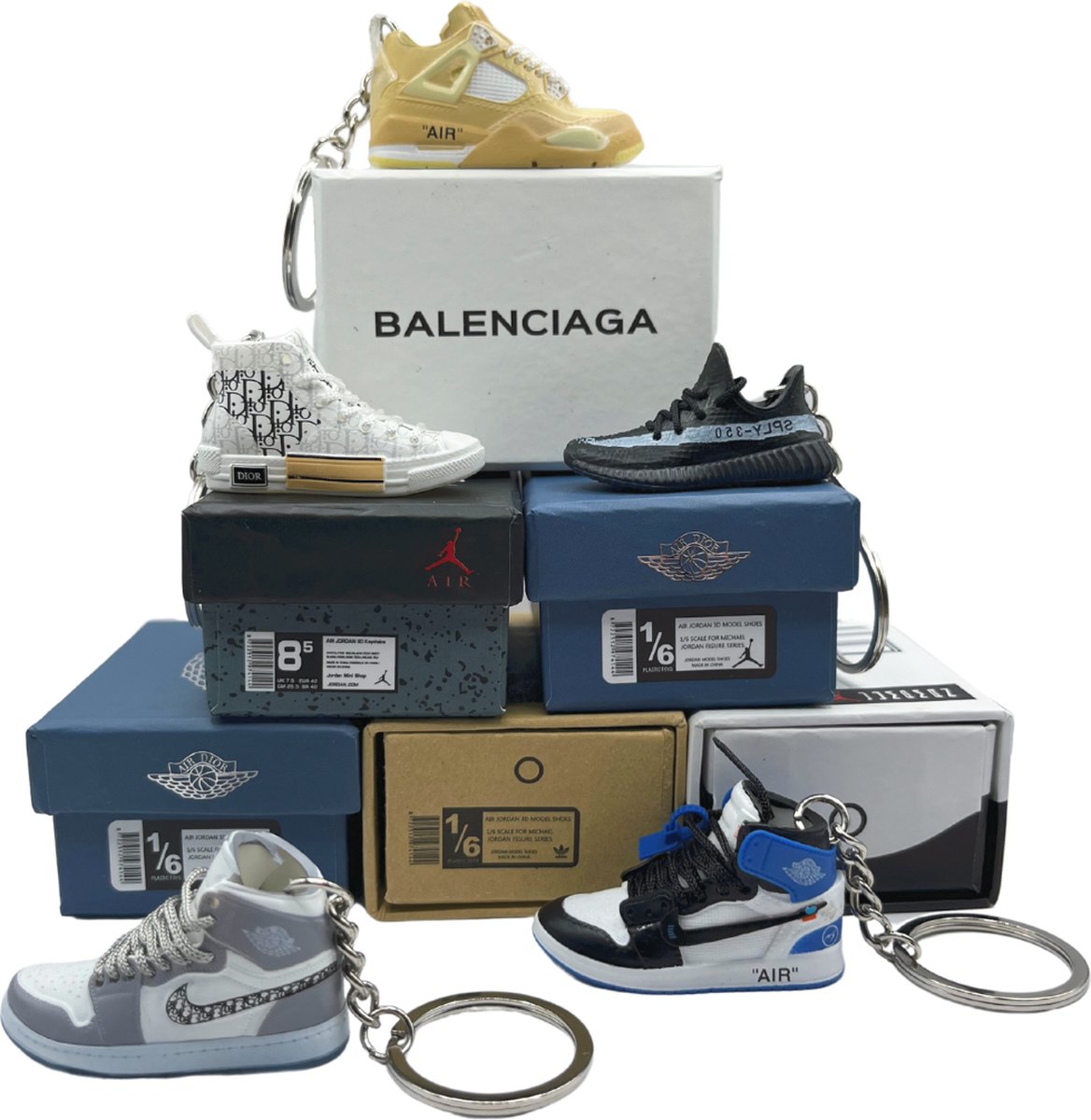 sticker Oorlogsschip Jachtluipaard Balenci*ga Triple S Keychain - Sleutelhanger - Hype - Accessoires - Sneaker  - Schoenen... | bol.com