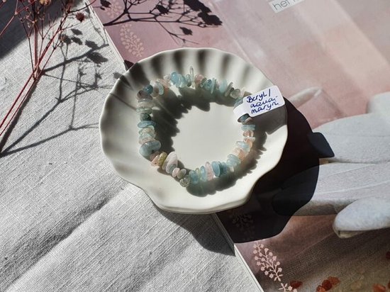 Taddart Minerals - Blaues Splitter Armband aus dem natürlichen Edelstein Aquamarin auf elastischem Nylonfaden aufgezogen - handgefertigt