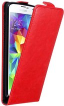 Cadorabo Hoesje geschikt voor Samsung Galaxy S5 MINI / S5 MINI DUOS in APPEL ROOD - Beschermhoes in flip design Case Cover met magnetische sluiting