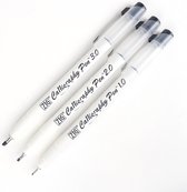 Kuretake Zig set van 3 Kalligrafeerpennen in 3 Formaten Penpunten – 1.0mm, 2.0mm en 3.0mm Kleur Inkt: Zwart + Zipbag