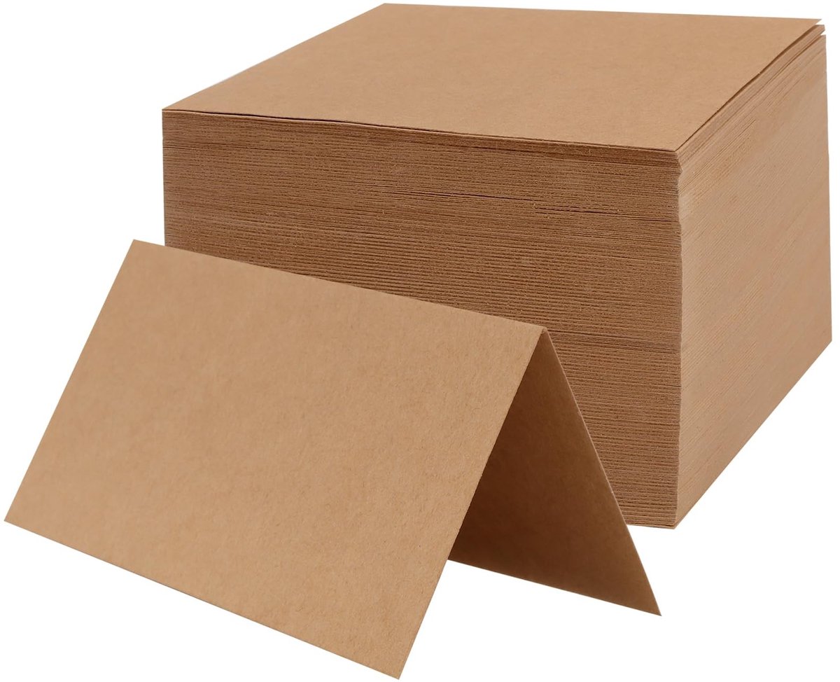 SnelShoppen - 200 Stuks Tafelkaarten Kraftpapier 10x10 cm Blanco Naamplaatjes Bruin voor Bruiloft Verjaardag Evenementen Plaatskaarten Zelf Beschrijve