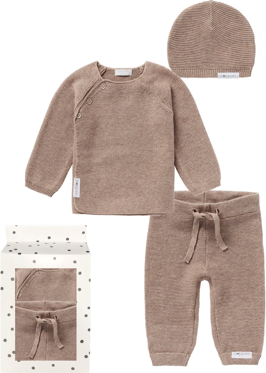 Noppies - Geschenkverpakking met kledingset - Taupe - 3delig - Broek Grover - trui Pino - Muts Rosita - Maat 56