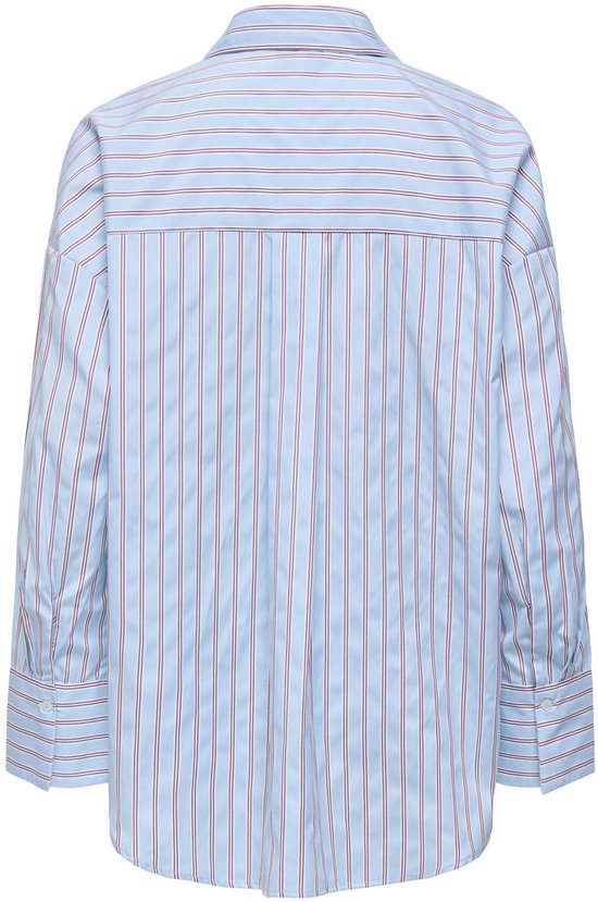 Dos d'une chemise bleu clair à rayures verticales roses et bleu foncé.