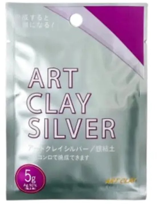 Verpakking van Art Clay Silver, met 5 gram zilverklei.