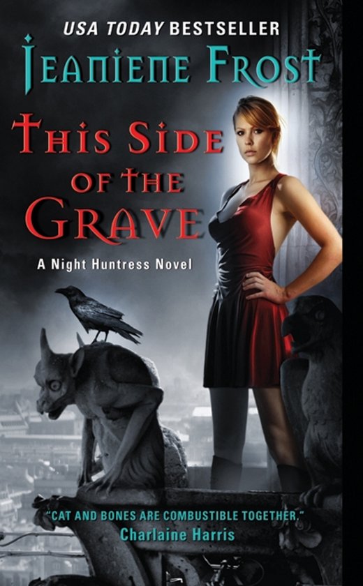 Boekcover This Side of the Grave van Jeaniene Frost, met een vrouw in rode jurk en een raven.
