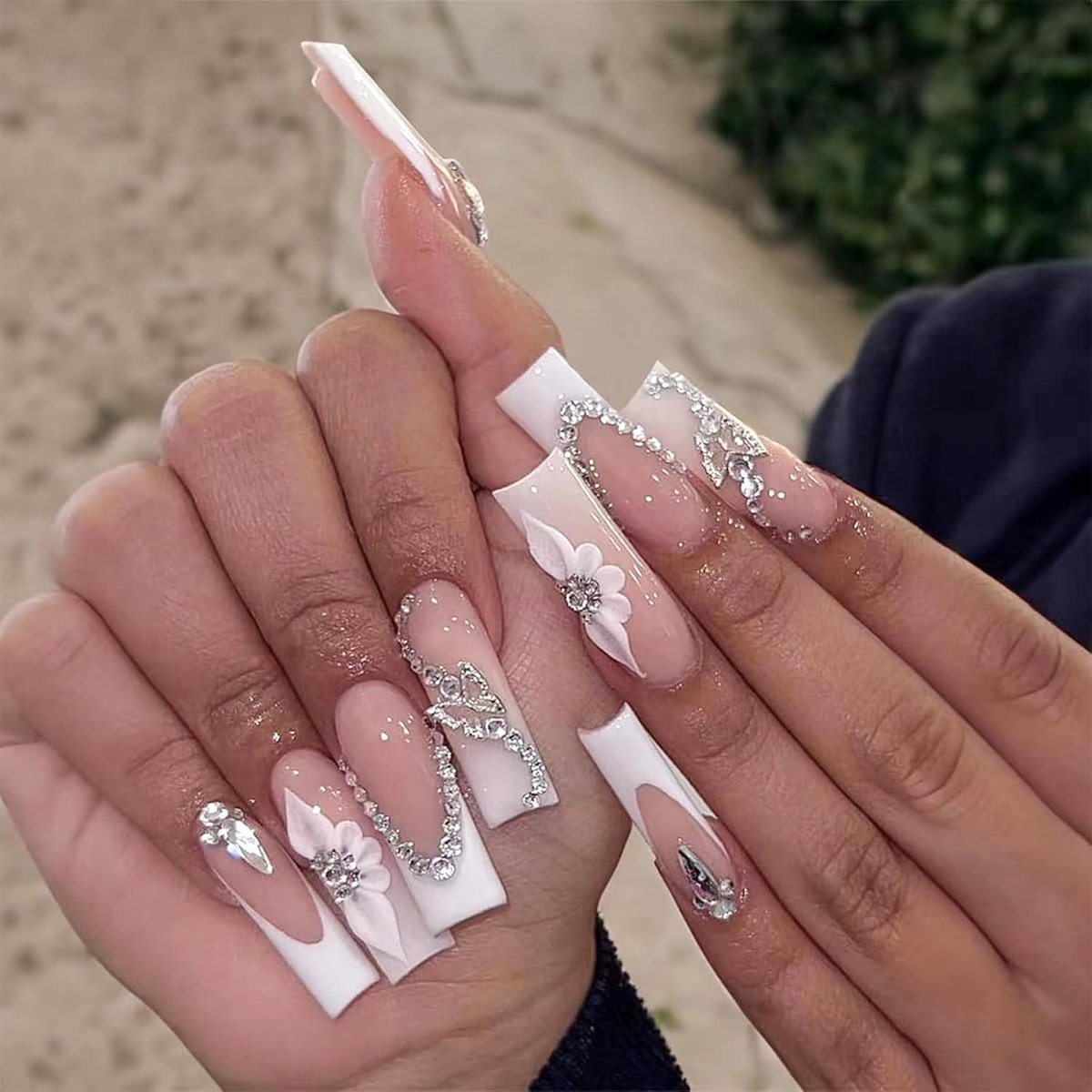 24 stuks Press-on Nagels Lang Vierkant, Design met witte bloemen en strassstenen, Volledige set voor DIY manicure - ShopVlot