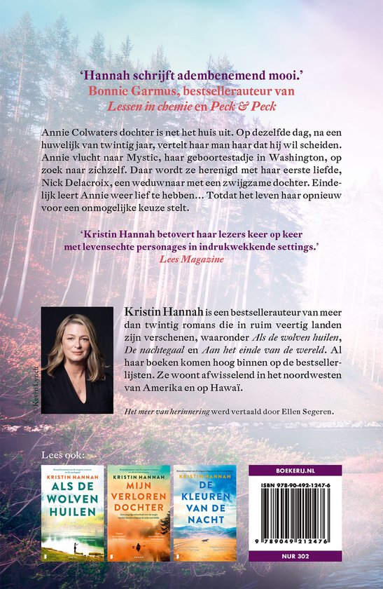 Photo de Kristin Hannah, auteure de 'Le lac des souvenirs'. Une femme aux cheveux blonds portant une chemise bleue.