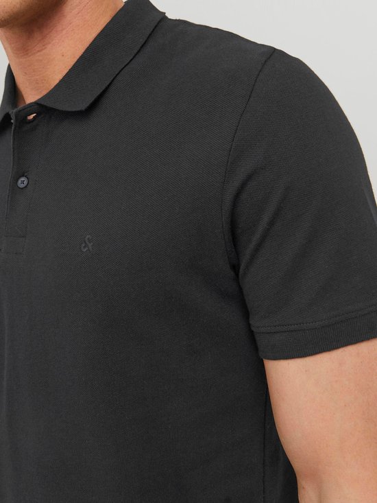 Donkergrijs poloshirt met korte mouwen en geborduurd logo.
