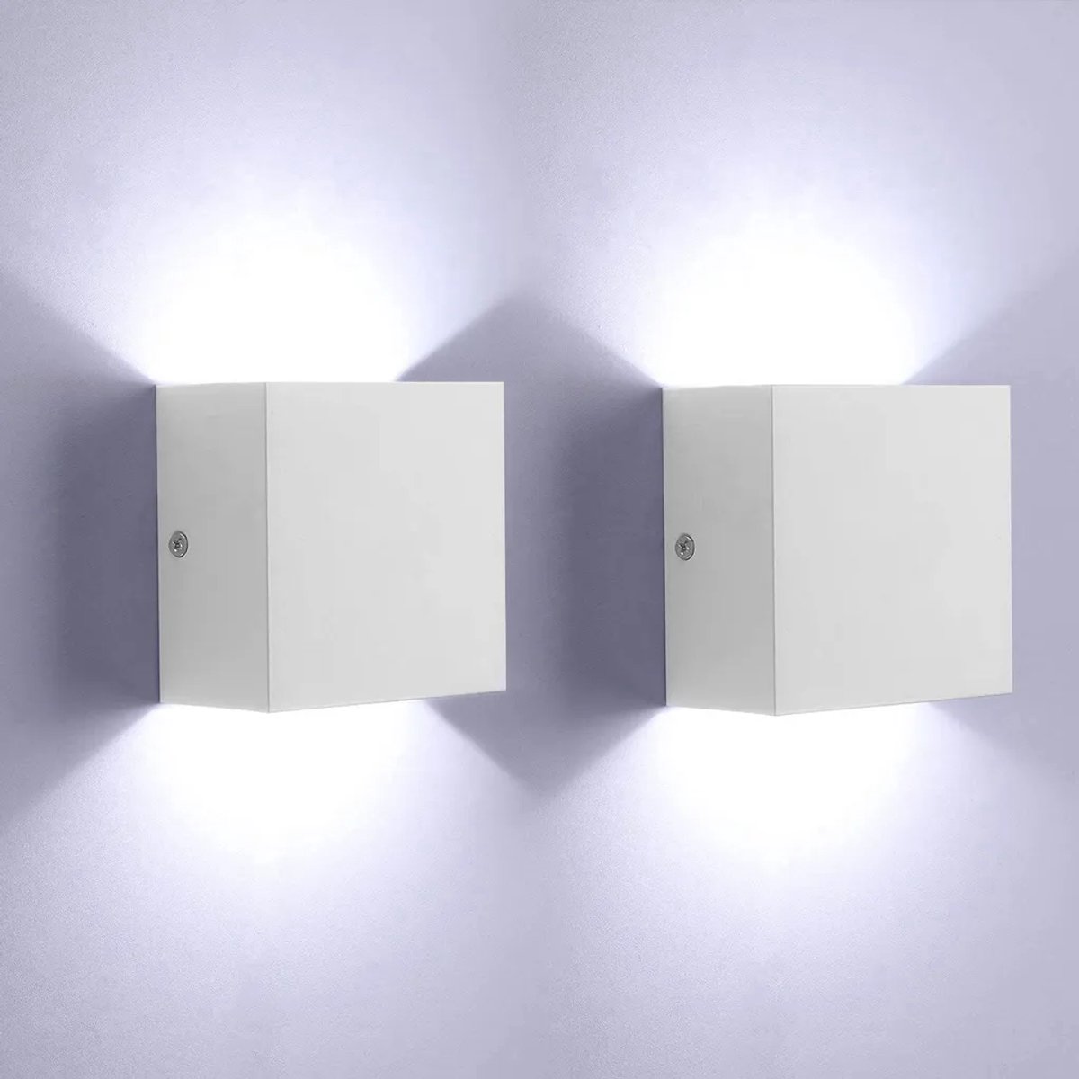 Twee LED-wandlampen Geschikt voor binnen, in hoogte verstelbaar, warm licht, 6W, wit.