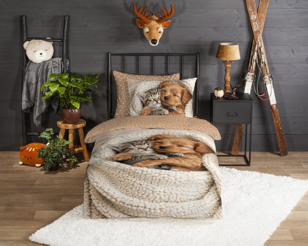 Good Morning dekbedovertrek hond en kat in een deken - 1 persoons 140x200/220 cm - Zand - 100% Katoen flanel