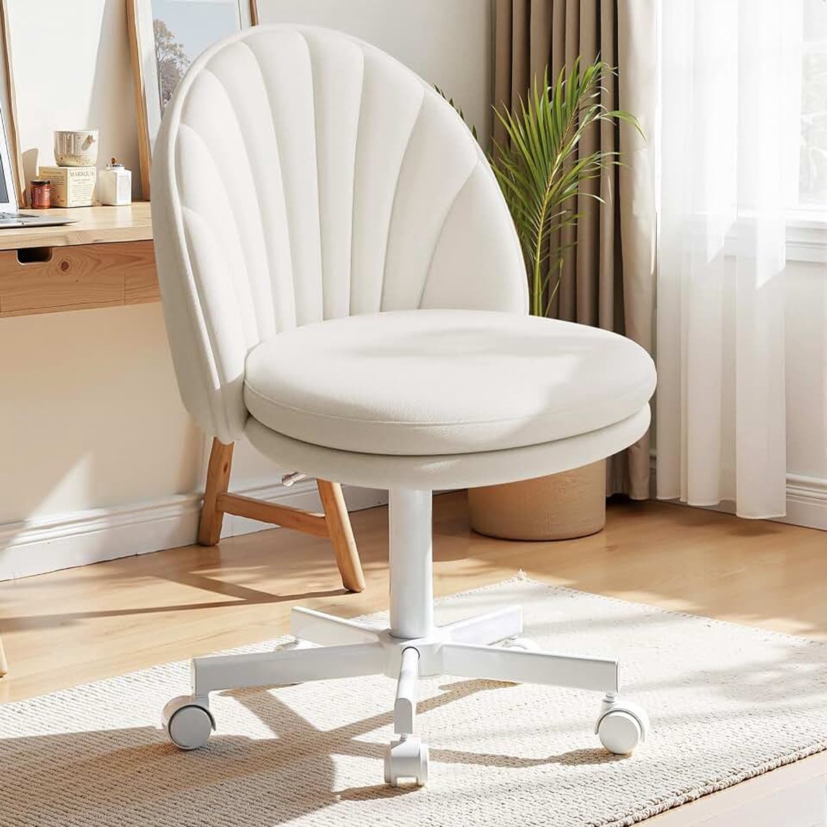 Homeoffice stoel, make-upstoel, bureaustoel zonder armleuningen, draaistoel met rugsteun, comfortabele bureaustoel op wielen, in hoogte verstelbaar, voor thuiskantoor, kunstleer, wit