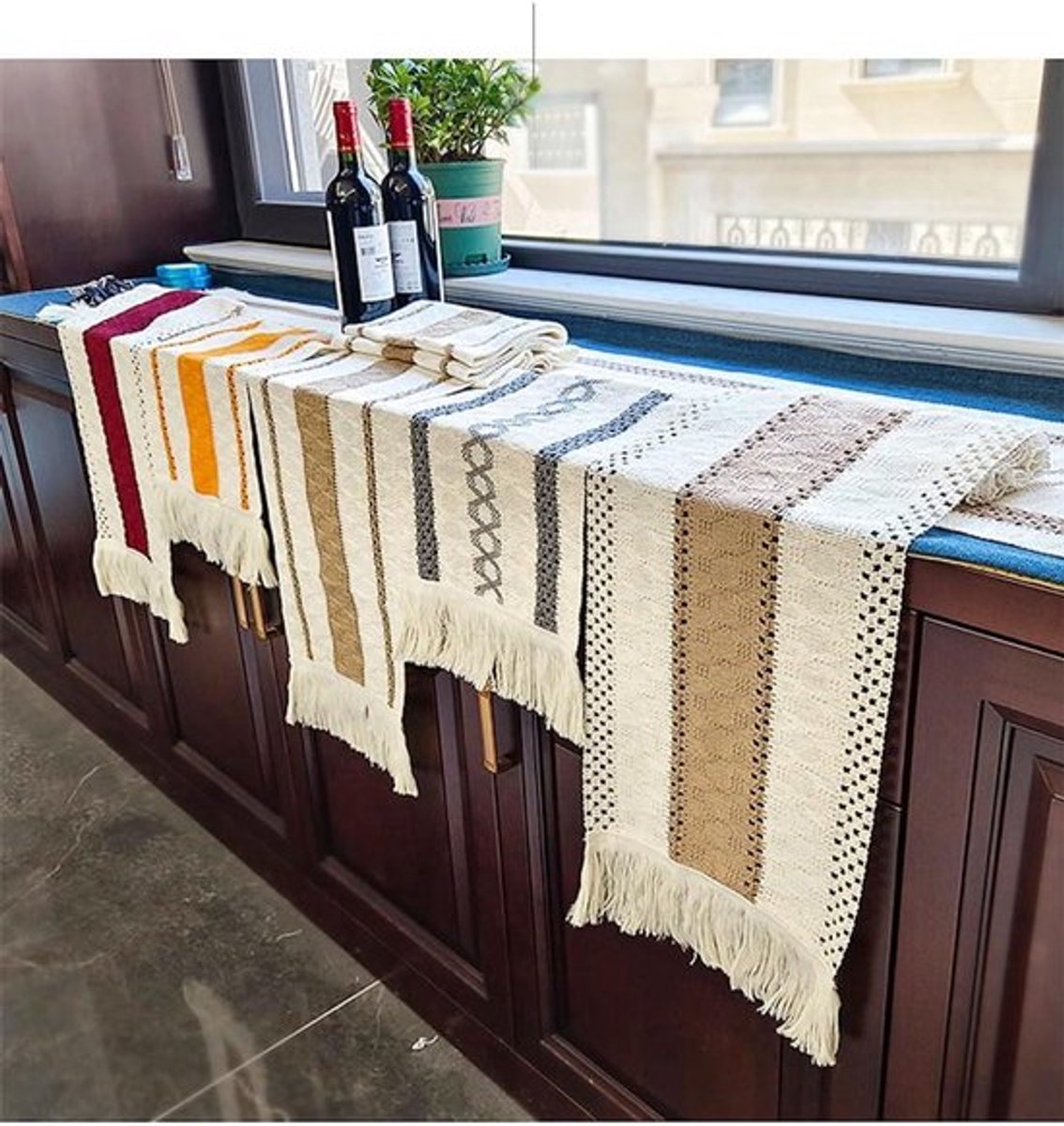 - Tafelloper - Boho decoratie - Geweven - Macramé - Katoen en linnen - Kwastjes - Wasbaar - Vintage - Bruiloft - Boerderij - Eettafel - Wijnrood - 30 cm x A