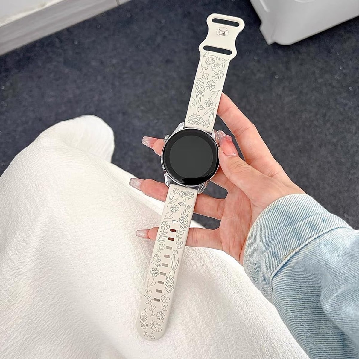 Stijlvolle 22mm Silicone Armband voor Suunto 5 Peak, 9 Peak en Race - Vervangende Horlogeband met Bloemenpatroon voor Comfort en Duurzaamheid thumbnail 2